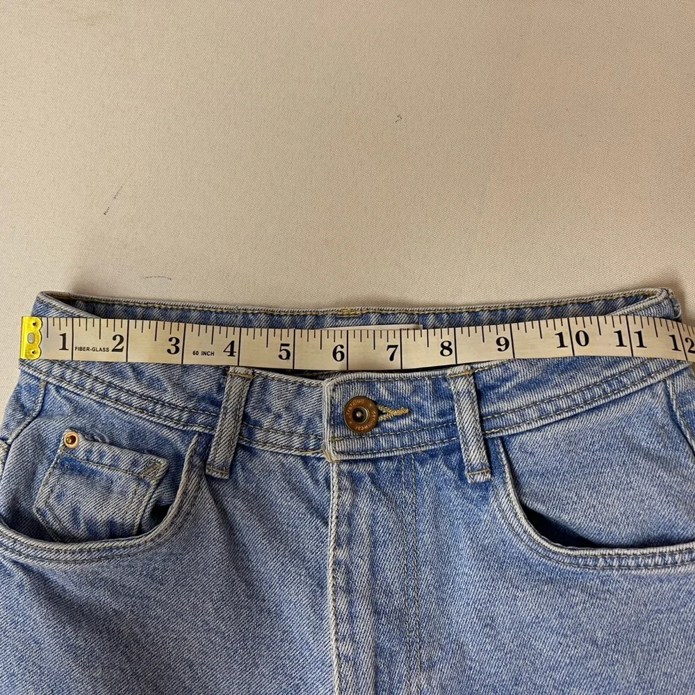 2/$20 - Zara Trafaluc High Rise , Straight Cut- Mom Jeans - 00 or 0 - XS - Picture 3 of 9